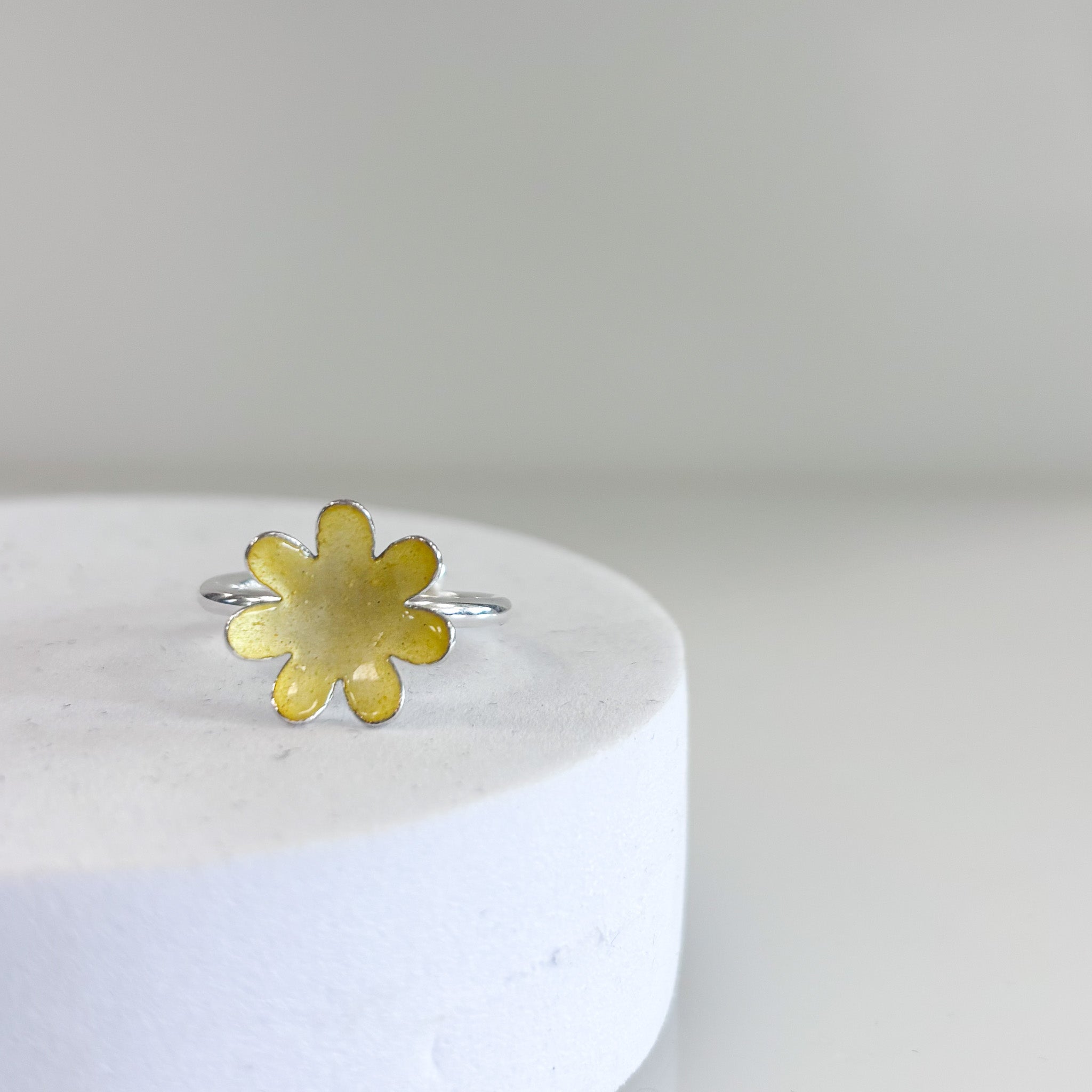 Amanda medium ring